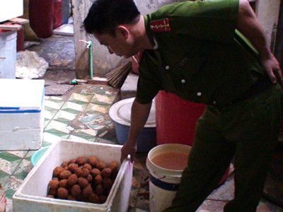 Vô tư nhập lậu nhân bánh trung thu