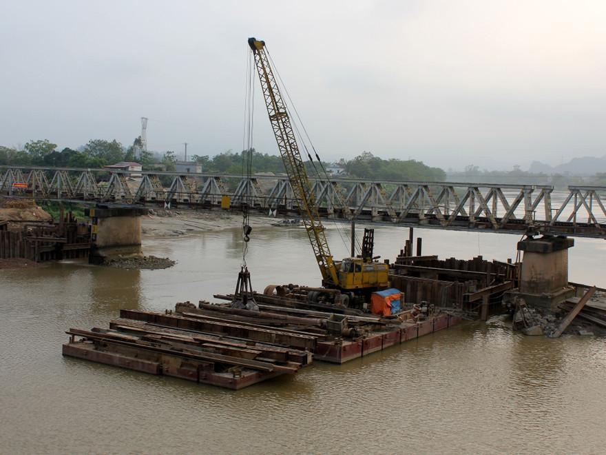 Dừng tàu vì phát hiện có bom