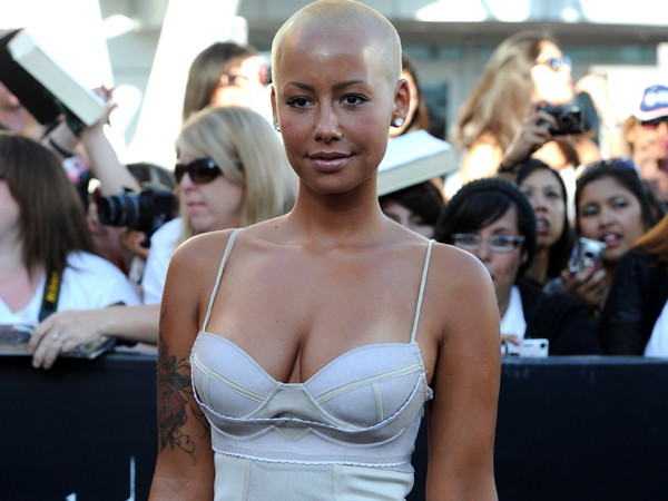 Người mẫu “trọc” Amber không còn sexy