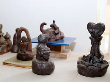 Ngắm tác phẩm gốm sống động của học sinh khiếm thị