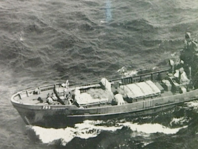 Bàn giao hiện vật tàu không số