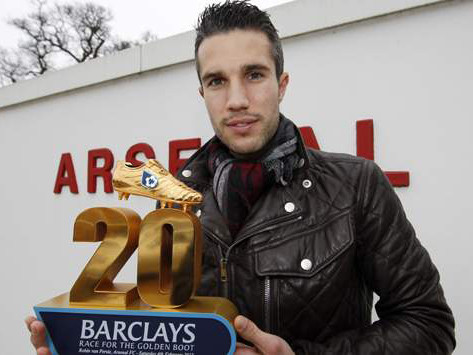 Van Persie nhận chiếc giày vàng của Premier League