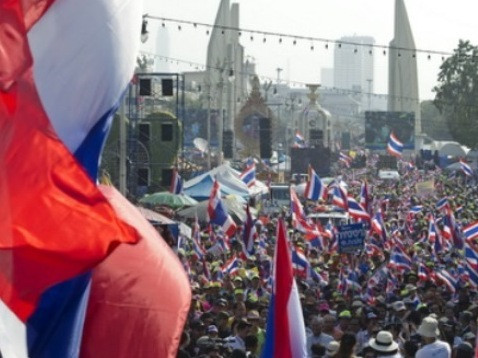 Nhiều hãng hàng không hoãn bay tới Thái Lan