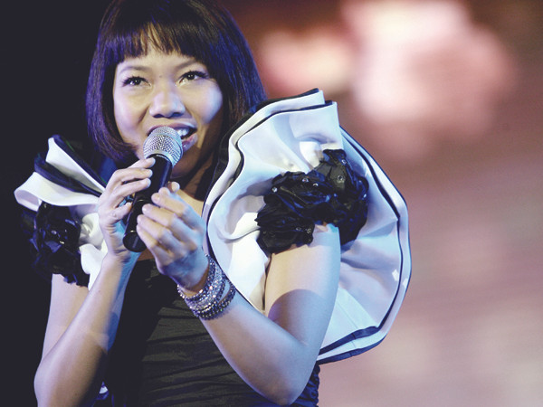 Làm thơ, sáng tác khúc hát ru tặng con