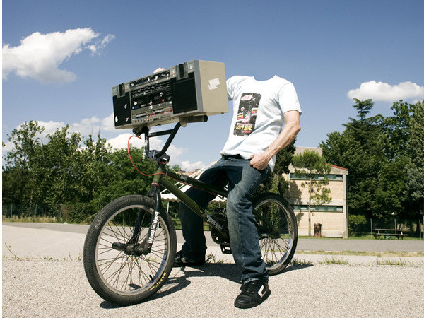 Khi bạn trẻ chơi ảnh “không đầu”