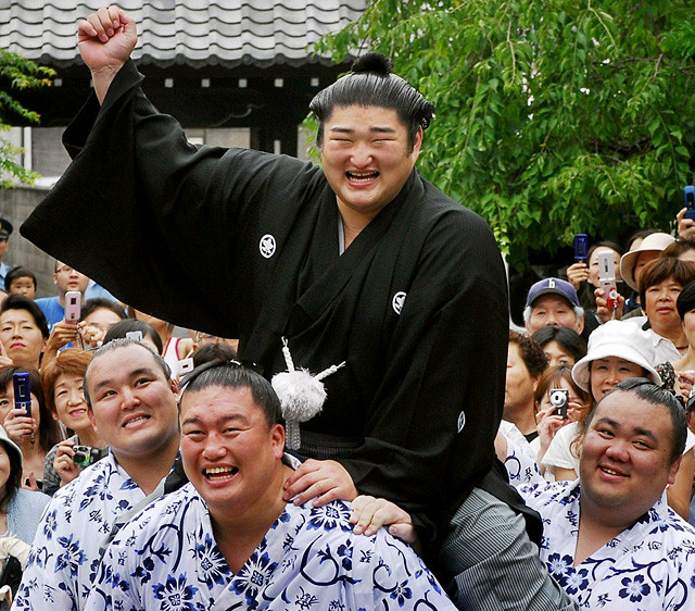 Bê bối cá độ - mặt tối của Sumo Nhật Bản