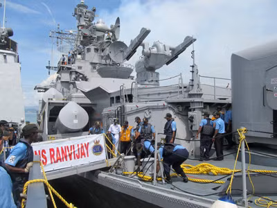 Đội tàu chiến Ấn Độ thăm Đà Nẵng