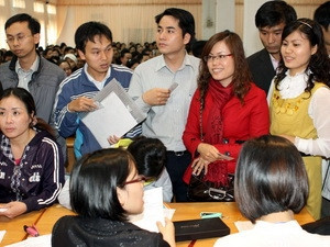 Hồ sơ đăng ký mua nhà thu nhập thấp lại quá tải