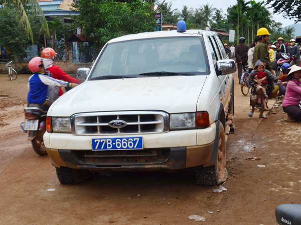 Náo loạn tại mỏ vàng ở Bình Định
