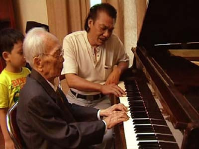 'Tim con quá bé, không chứa nổi một nhân cách quá lớn như bác'