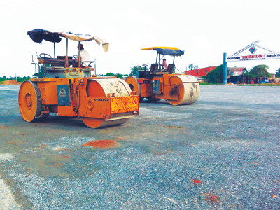 Thiếu minh bạch đất làm đường