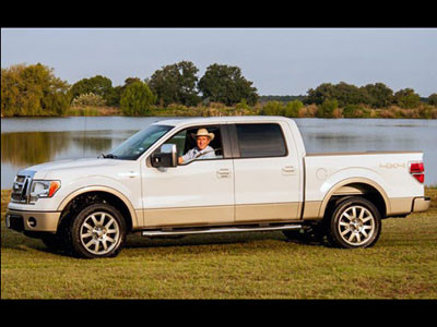 Xe bán tải của cựu Tổng thống Bush giá 300.000 USD