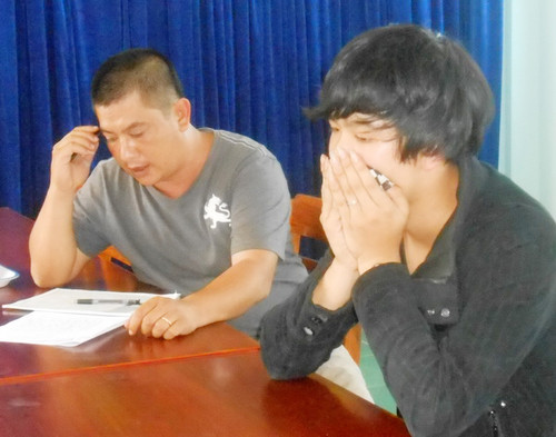 Nam sinh tông CSGT ngất xỉu