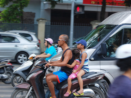 Nhiều thanh niên đầu trọc, xăm trổ vi phạm giao thông bị xử phạt