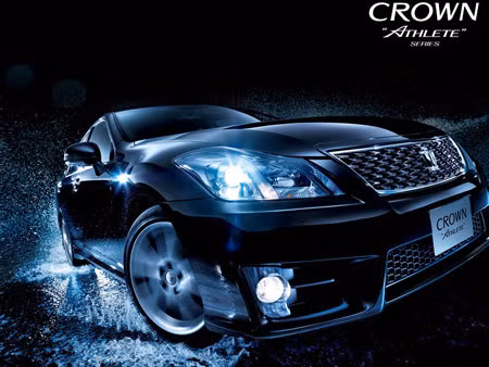 Ngỡ ngàng với Toyota Crown 2013