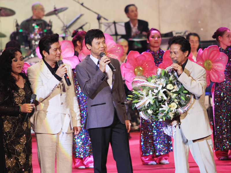 Cấp phép biểu diễn ca nhạc “dễ” hơn cấp phép ra đĩa. Vì sao? Ảnh: N.M.Hà