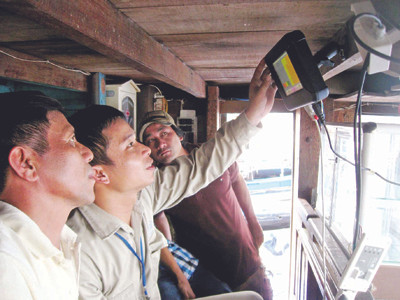 Ngư dân Hoàng Sa - Trường Sa kết nối vệ tinh