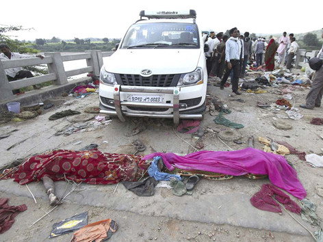 115 người chết vì bị giẫm đạp, đuối nước