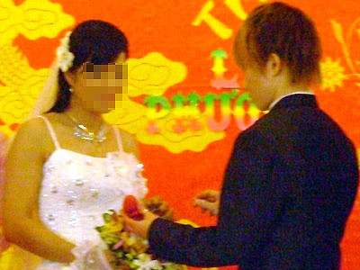 Xôn xao đám cưới đồng tính ở Bình Dương