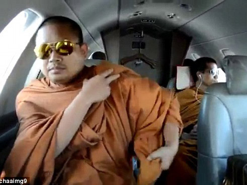 Thái Lan điều tra nhà sư 'dân chơi'