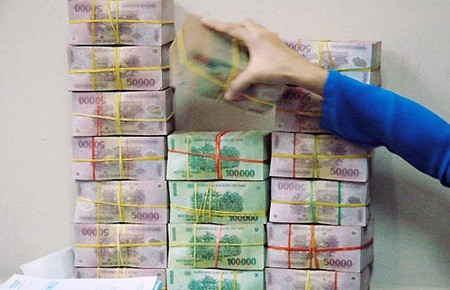 Những khoảng trống lãi suất 2013