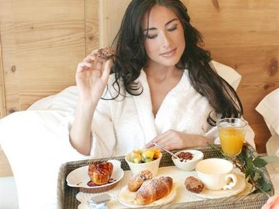 Lỗi thường gặp khi ăn tối khiến bạn khó giảm cân