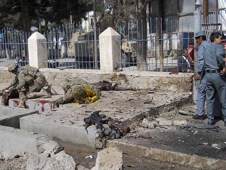 Afghanistan: Nổ bom, 130 người thương vong