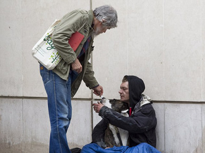 Gã ăn mày ở London thu nhập tiền tỉ