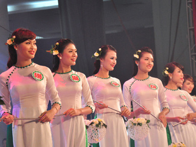 Hình ảnh đêm chung kết 'Người đẹp xứ Trà' 2013