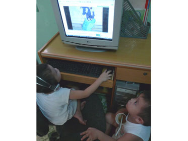 Bé chậm nói do cha mẹ