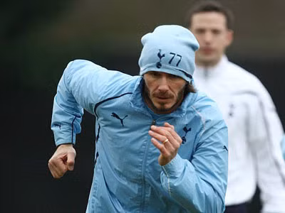 Beckham tập luyện cùng các cầu thủ Tottenham