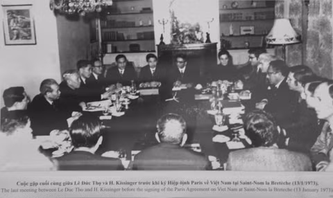 Tái hiện Hiệp định Paris qua ảnh