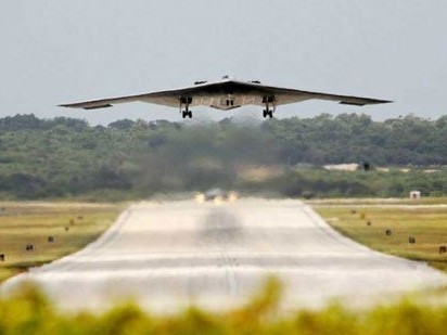 Máy bay ném bom tàng hình Mỹ đến gần Trung Quốc