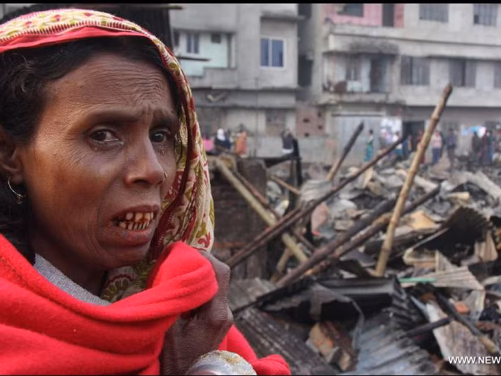 Thảm cảnh khu ổ chuột ở Bangladesh sau vụ hỏa hoạn