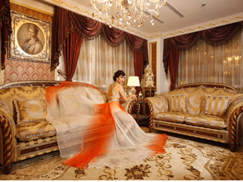 Bên trong căn hộ triệu đô, dát vàng ở Hà Nội