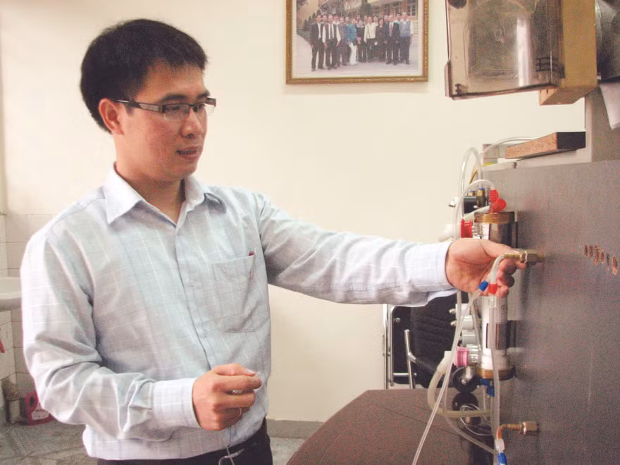 Anh Hải bên sản phẩm