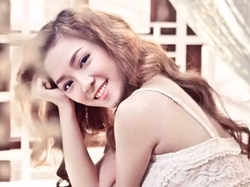 Ca sĩ Đinh Hương: Rồi thì em yêu ai…