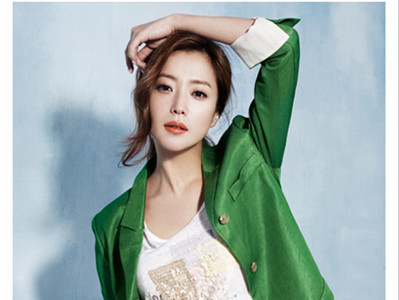 Kim Hee Sun thanh lịch cùng Voll