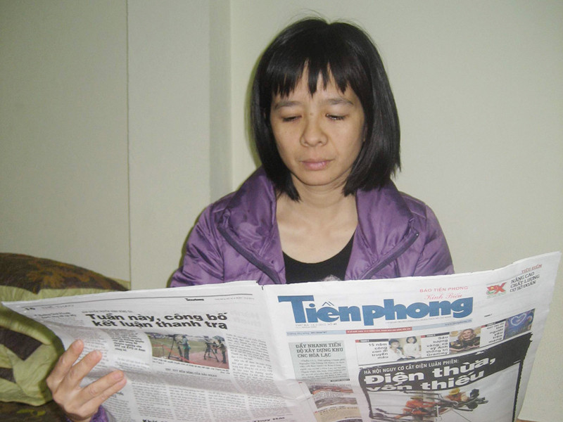 Cùng Cẩm Ly cõng con đi truyền máu