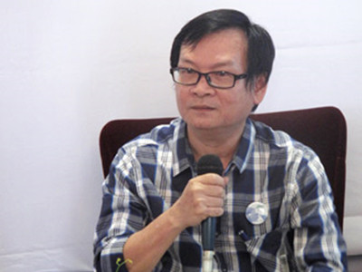 “Bảo tôi viết hiện thực, có lẽ tôi chịu”