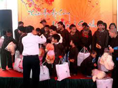 Hỗ trợ dân nghèo dịp Tết Nguyên đán