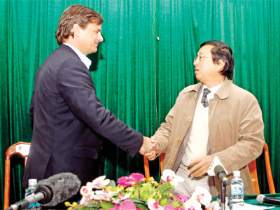 Chọn HLV ngoại là phương án an toàn cho VFF