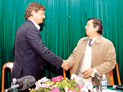 Chọn HLV ngoại là phương án an toàn cho VFF