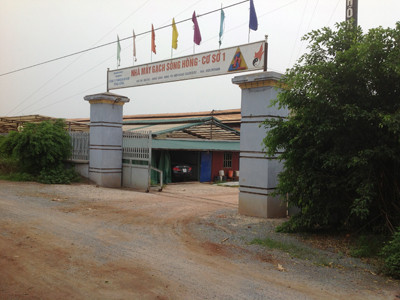 Dùng chông sắt tống tiền doanh nghiệp