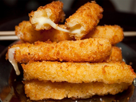 Mực cao su, trứng gà giả khiến giới trẻ 'lạnh gáy'