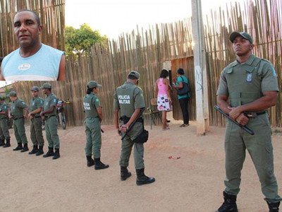 Tưởng Ngày tận thế, hơn 100 người định tự tử