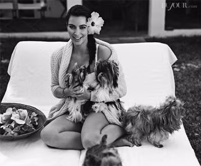 Có bầu, cô Kim vẫn tự tin khoe ảnh gợi cảm