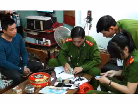 Cảnh sát nhập vai phá ổ cá độ trăm tỷ ở Đà Nẵng