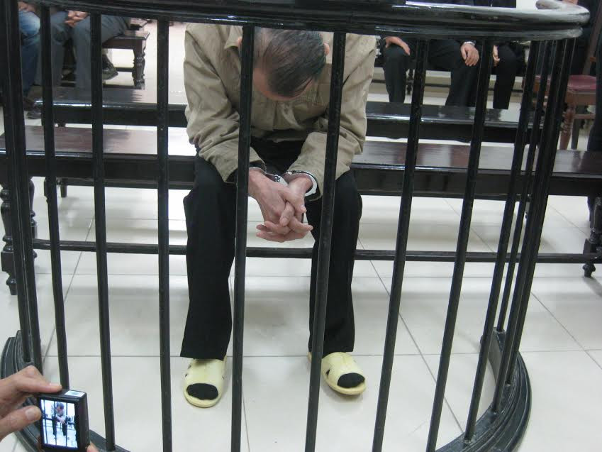 Bị cáo ân hận trước tòa