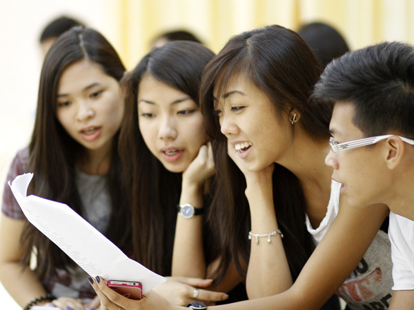 Ngắm thanh niên kiều bào rạng rỡ luyện thanh